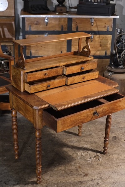 bureau ancien boheur du jour en noyer